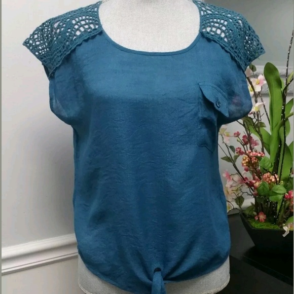 ANTHROPOLOGIE MINE CROCHET BLOUSE - Picture 2 of 5